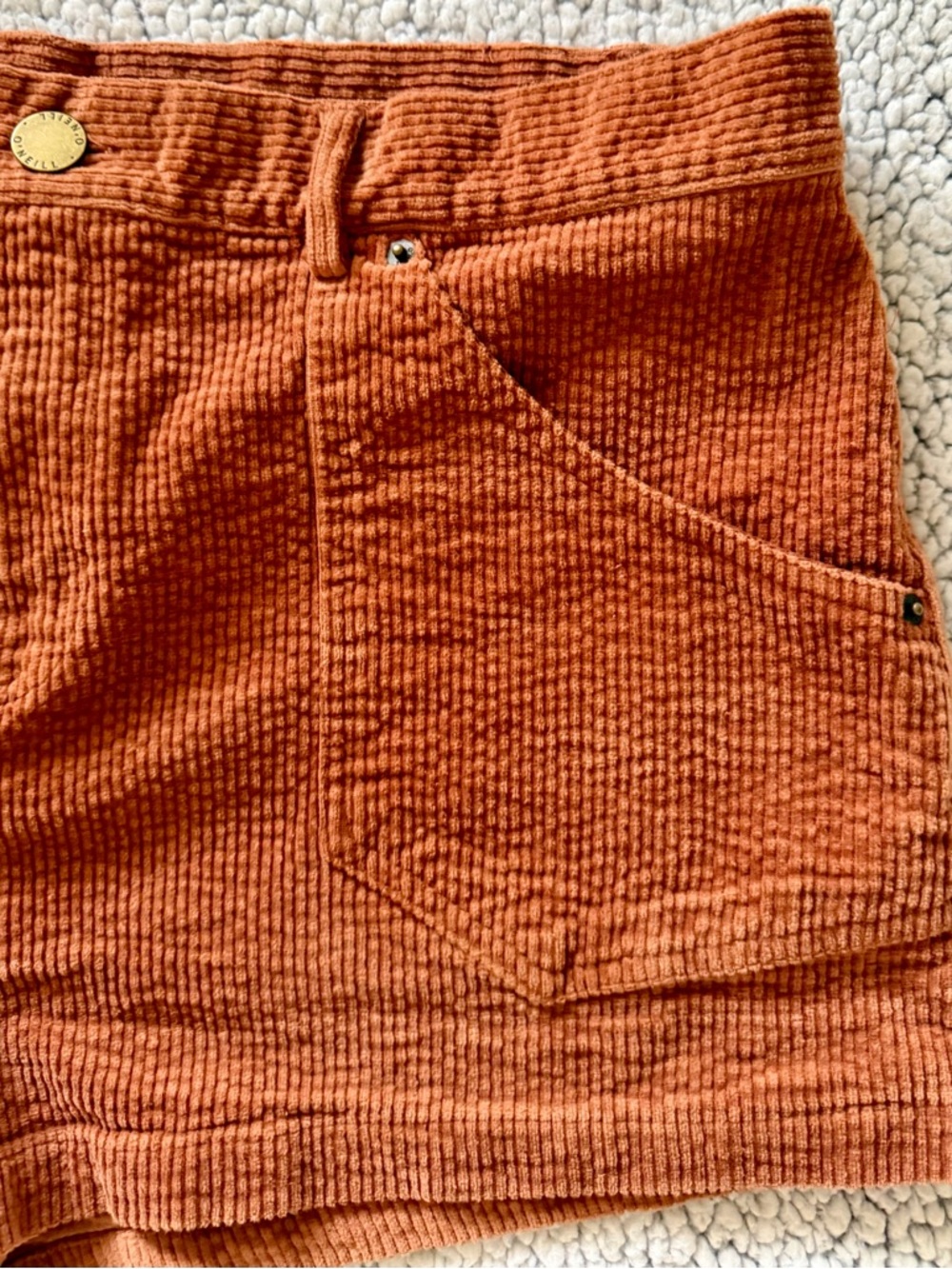 Oneill - Corduroy High-Waist Women's Shorts in Rust Orange - Picture 3 of 5